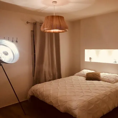 Le Laguna Duplex Hypercentre Les Halles Donjon Wifi Linge De Pressing